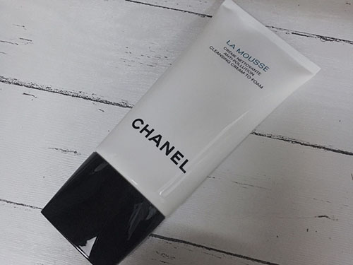 山茶花洗面奶蓝粉区别