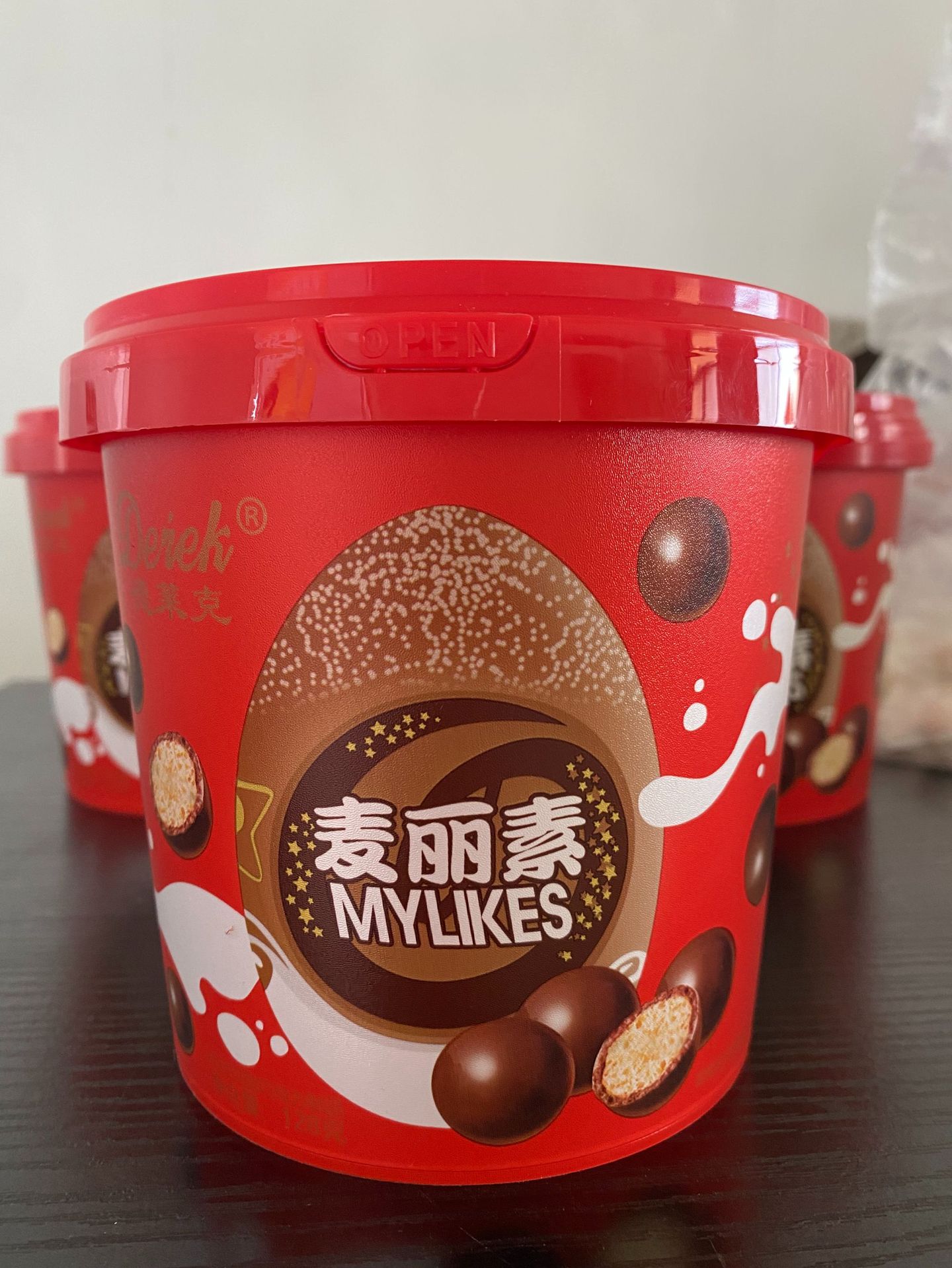 麦丽素桶装黑巧克力网红零食食品新年糖果散装一整箱批发
